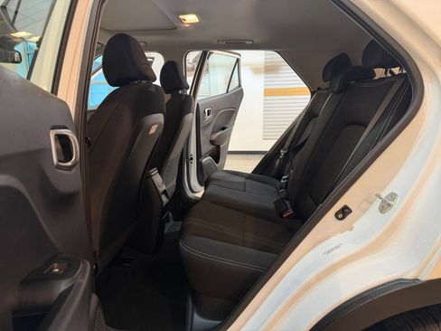 Used 2026 Hyundai Venue SEL FWD image 24