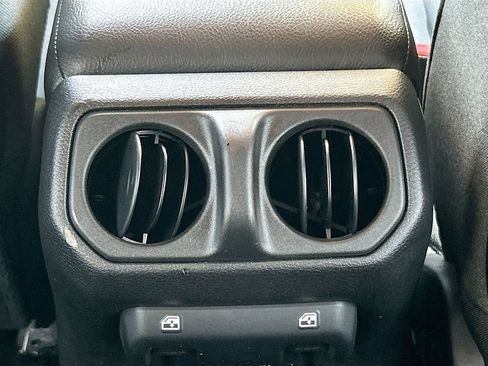 Used 2024 Jeep Wrangler Unlimited Rubicon AWD/4WD image 20