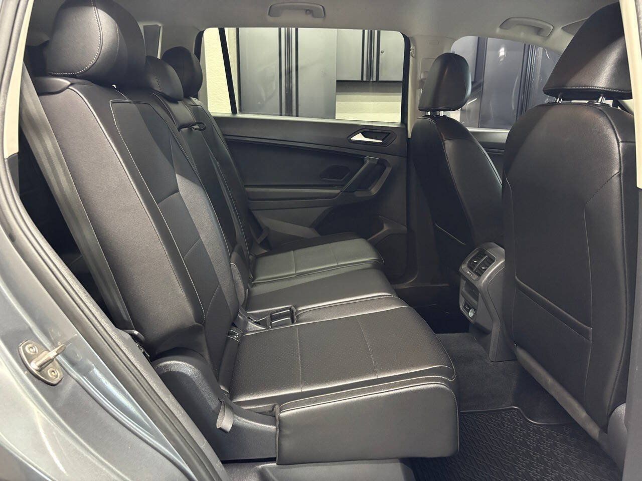 Used 2019 Volkswagen Tiguan SE w/ 3rd Row Seat Package AWD/4WD image 22