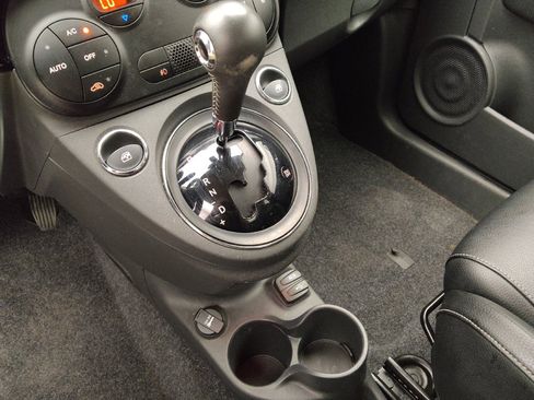 Used 2018 FIAT 500 Pop w/ Urbana Appearance Package FWD image 26