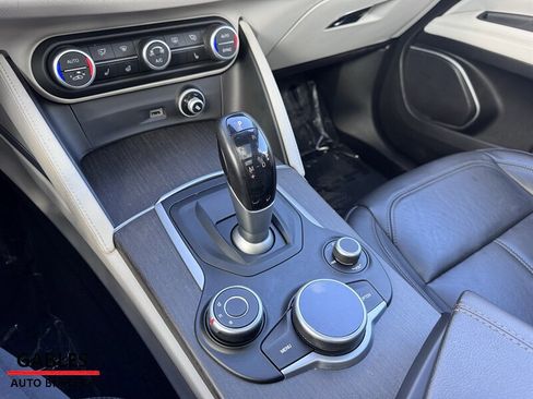 Used 2019 Alfa Romeo Stelvio Ti image 18