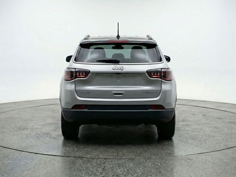 Used 2025 Jeep Compass Limited AWD/4WD image 7