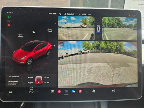 Used 2024 Tesla Model Y Long Range AWD/4WD image 44