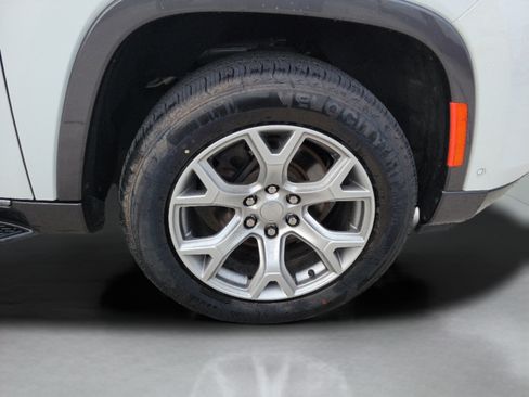 Used 2022 Jeep Wagoneer Series II AWD/4WD image 28