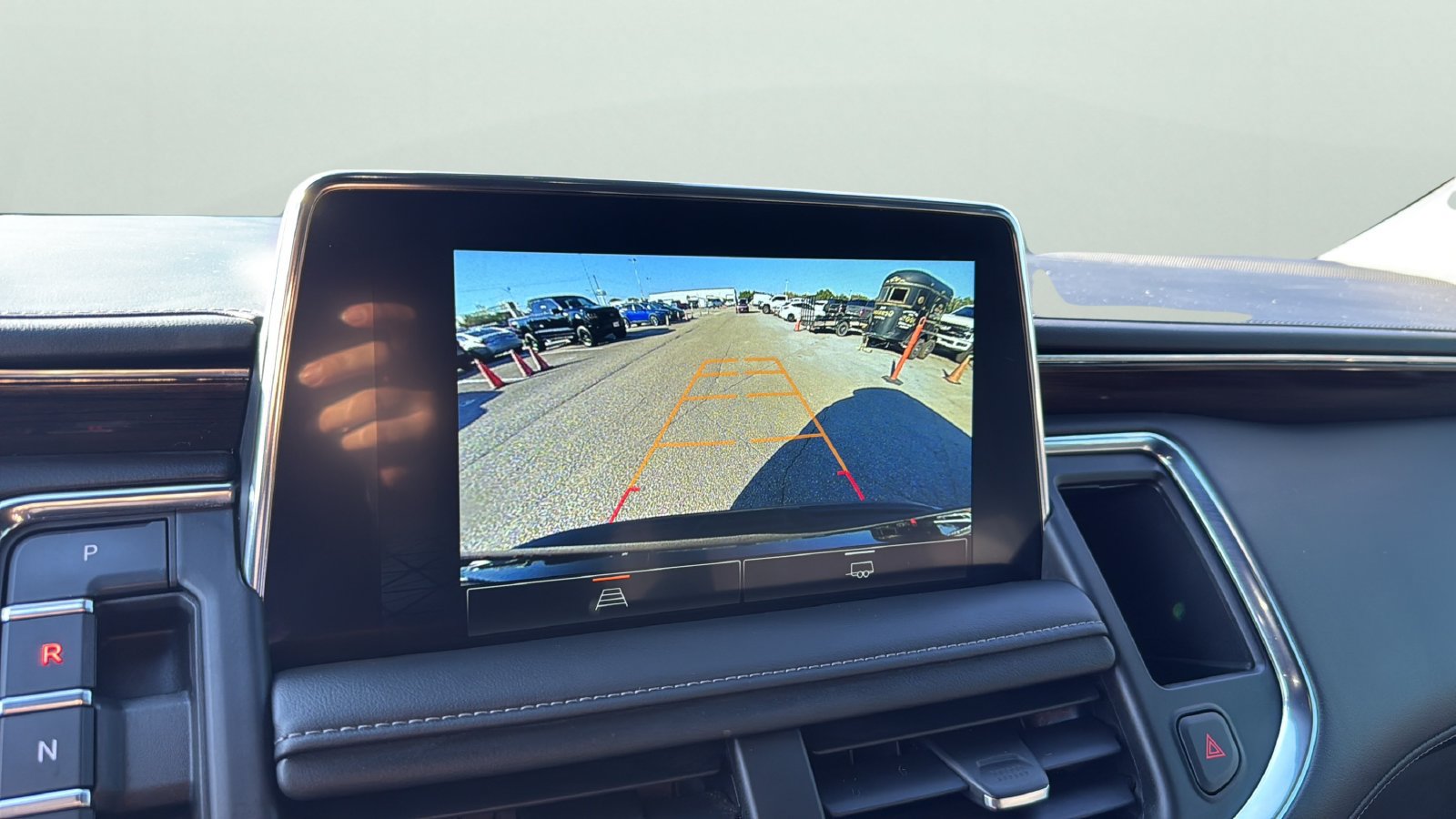 Used 2023 GMC Yukon XL SLE RWD image 15