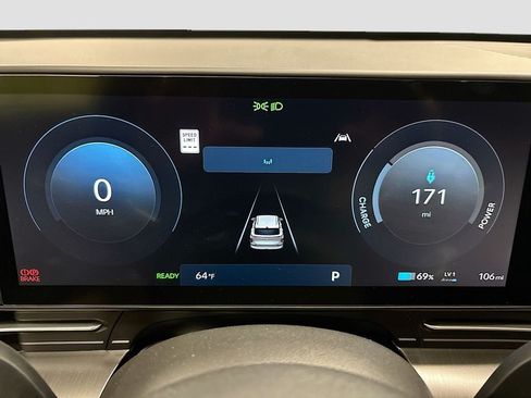 Used 2025 Hyundai Kona SEL FWD image 19