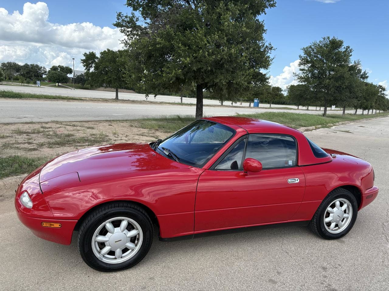 Used 1991 MAZDA MX-5 Miata RWD image 4