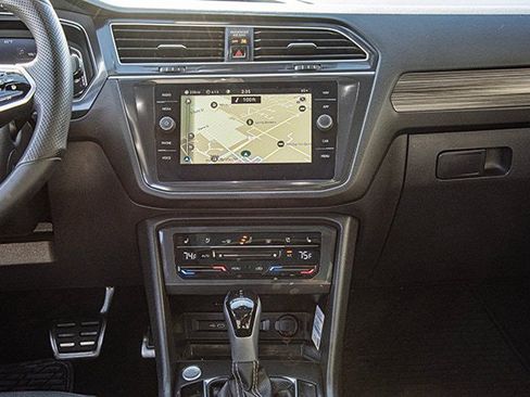 Used 2024 Volkswagen Tiguan SEL R-Line image 11