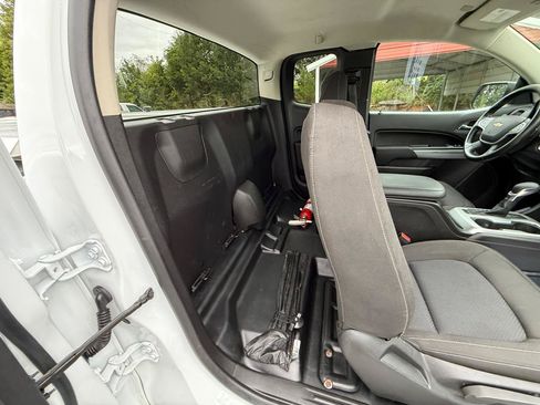 Used 2022 Chevrolet Colorado LT w/ Fleet Safety Package AWD/4WD image 32