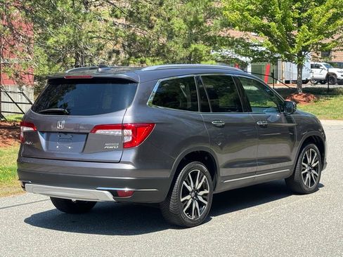 Used 2019 Honda Pilot Touring image 6