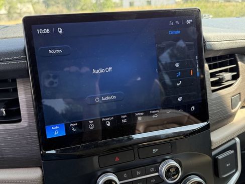 Used 2022 Ford Expedition Limited AWD/4WD image 5