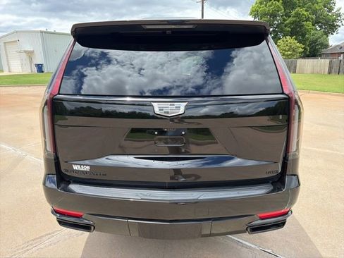 Certified 2023 Cadillac Escalade Sport Platinum w/ LPO, ONYX Package AWD/4WD image 4