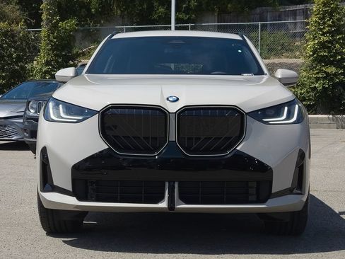 New 2026 BMW X3 xDrive30i w/ M Sport Package AWD/4WD image 2