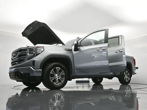Used 2025 GMC Sierra 1500 SLT AWD/4WD image 49