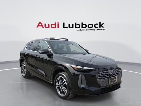 Certified 2025 Audi Q5 Premium w/ Convenience Package image 1