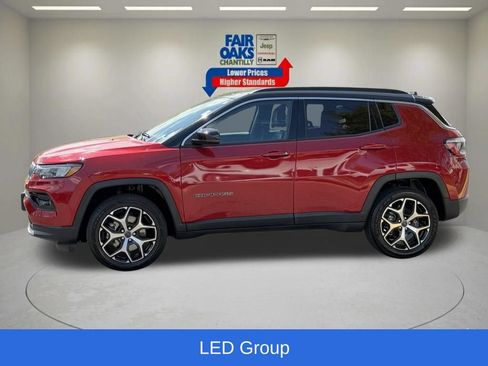 Certified 2025 Jeep Compass Limited AWD/4WD image 12