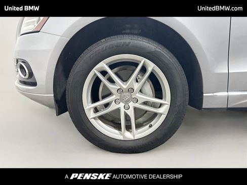 Used 2015 Audi Q5 2.0T Premium Plus w/ Technology Package AWD/4WD image 2