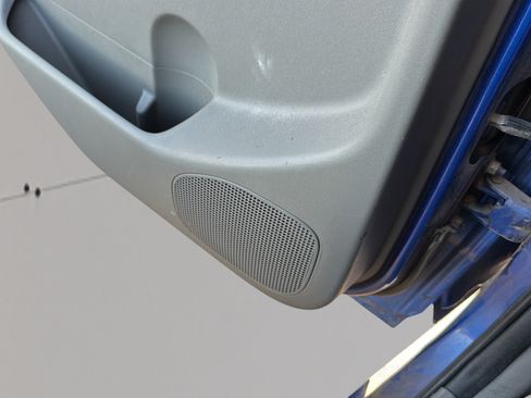 Used 2014 Nissan Frontier SV RWD image 32