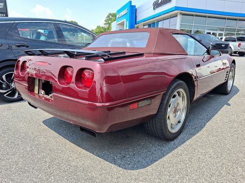 Used 1993 Chevrolet Corvette Convertible RWD image 6