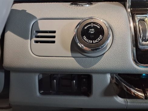 Used 2019 Lincoln Navigator L Reserve image 31