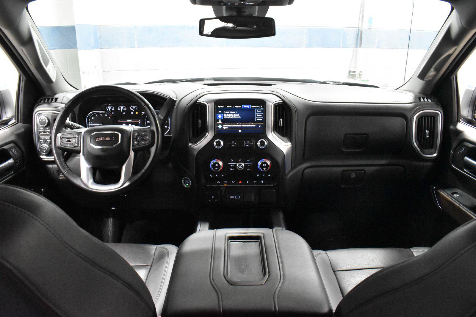 Used 2022 GMC Sierra 1500 SLT w/ SLT Premium Plus Package AWD/4WD image 5