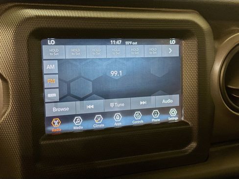 Used 2021 Jeep Wrangler Sport AWD/4WD image 21