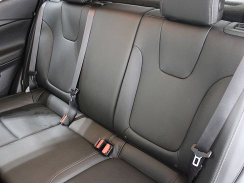 Used 2024 Buick Encore GX Sport Touring AWD/4WD image 18