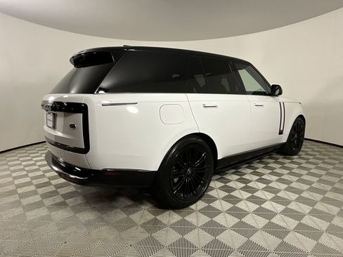 Certified 2023 Land Rover Range Rover SE image 4