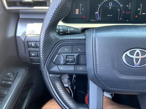 Used 2025 Toyota Tacoma SR5 AWD/4WD image 24