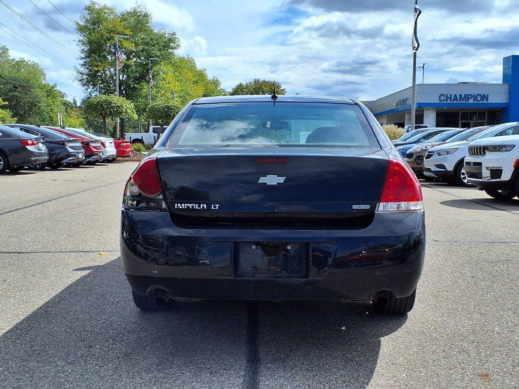 Used 2016 Chevrolet Impala LT w/ LT Sunroof Package FWD image 5
