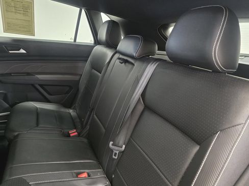 Used 2023 Volkswagen Atlas Cross Sport SE FWD image 12