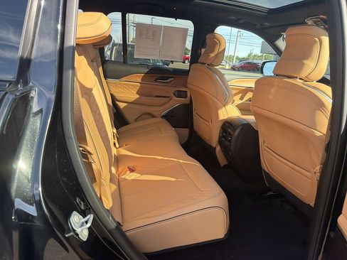 Used 2023 Jeep Grand Cherokee Summit AWD/4WD image 17