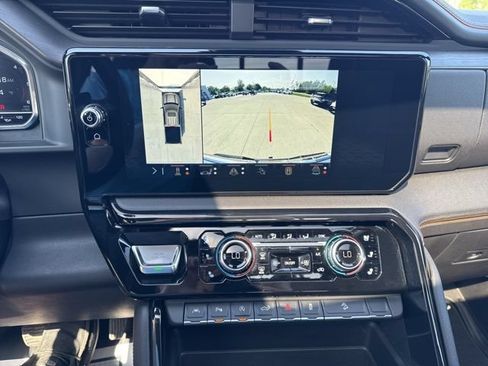 Used 2025 GMC Sierra 1500 AT4 w/ AT4 Premium Package AWD/4WD image 21