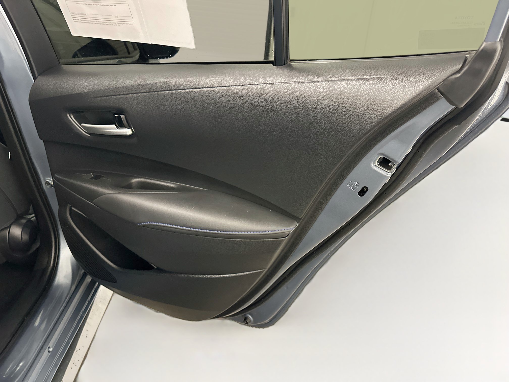 Used 2021 Toyota Corolla SE w/ Carpet Mat Package (TMS) FWD image 31