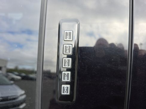 Used 2020 Ford F150 XLT w/ Equipment Group 302A Luxury AWD/4WD image 19