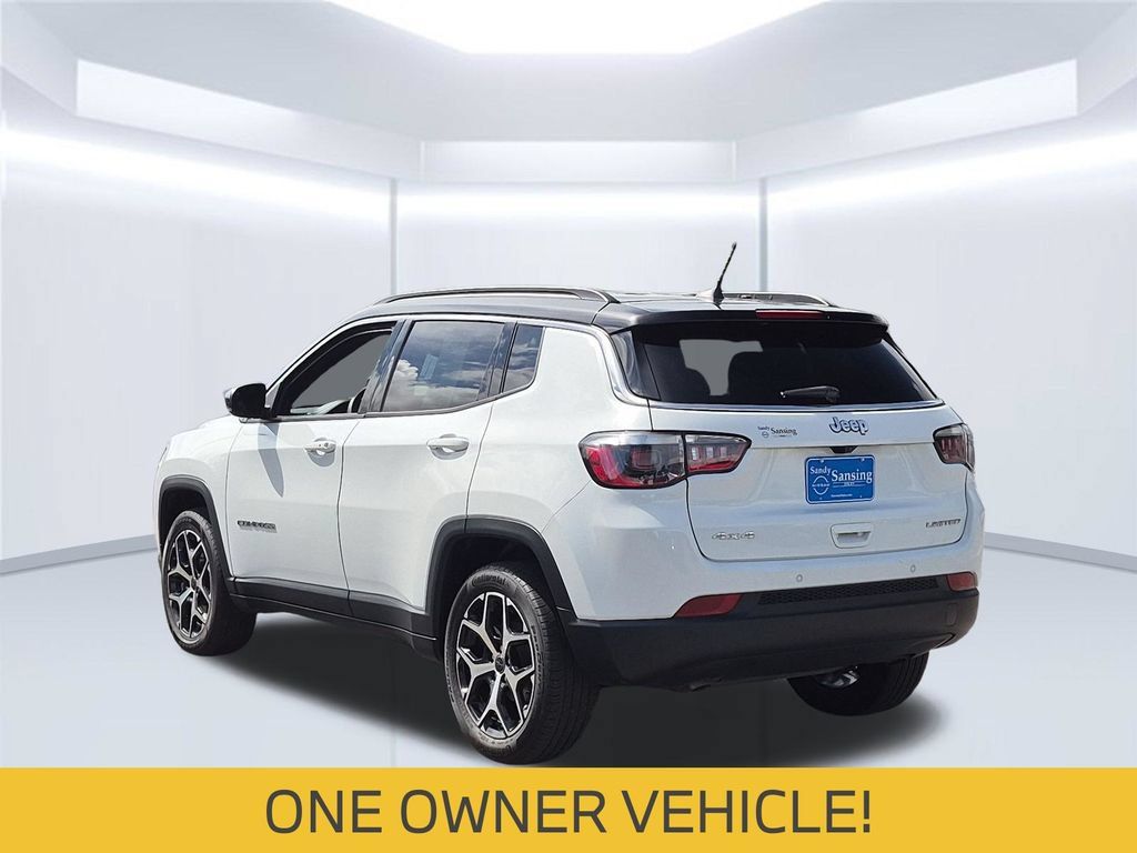 Used 2025 Jeep Compass Limited AWD/4WD image 4