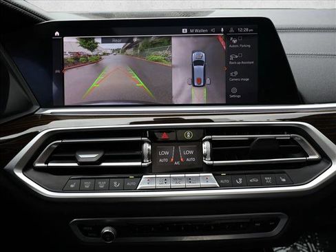 Used 2019 BMW X7 xDrive40i w/ Premium Package AWD/4WD image 19