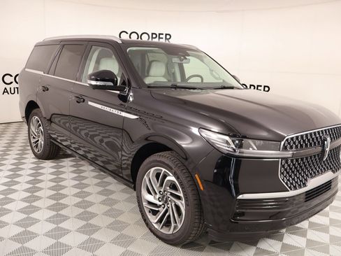 New 2025 Lincoln Navigator Reserve AWD/4WD image 1