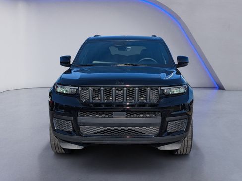 Used 2025 Jeep Grand Cherokee L Altitude AWD/4WD image 3