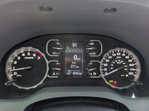 Used 2018 Toyota Tundra Platinum AWD/4WD image 10