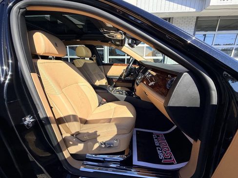 Used 2014 Rolls-Royce Ghost image 39