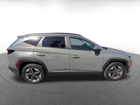 Used 2025 Hyundai Tucson SEL FWD image 16