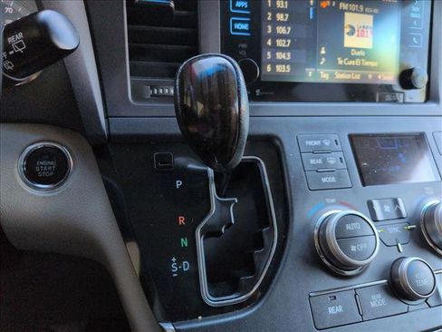 Used 2015 Toyota Sienna XLE w/ XLE Navigation Package image 12