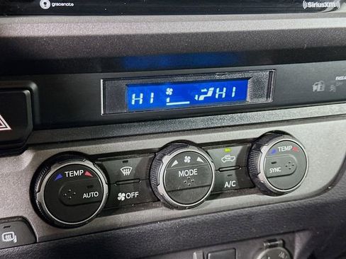 Certified 2022 Toyota Tacoma TRD Off-Road image 16