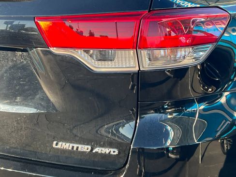 Used 2018 Toyota Highlander Limited image 28