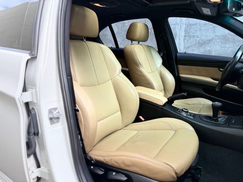 Used 2011 BMW M3 Sedan image 25