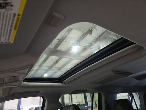 Used 2016 Cadillac Escalade ESV Premium image 31