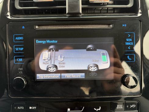 Used 2017 Toyota Prius Two image 47