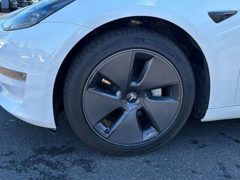 Used 2023 Tesla Model 3 Standard Range image 10