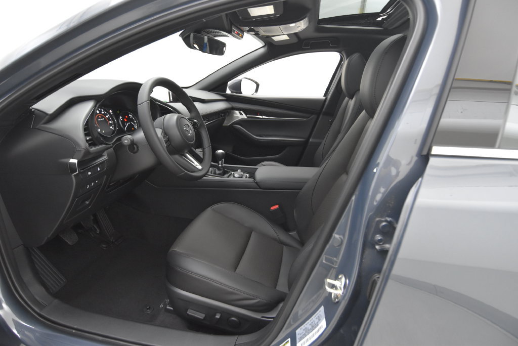 New 2026 MAZDA MAZDA3 2.5 S Hatchback w/ Premium Pkg FWD image 24